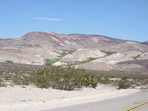 Ubehebe Crater - Scottys Castle